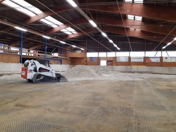 Neuer Hallenboden