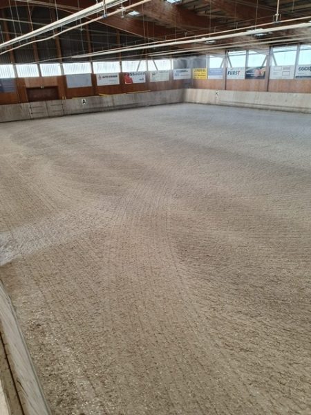 Neuer Hallenboden